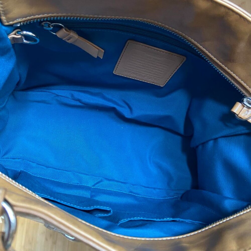 Coach Gallery Tan Patent Glossy Leather Shoulder Tote Purse Silver Hardware - Picture 8 of 8